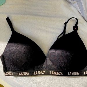 La Senza black lace sports bra in M